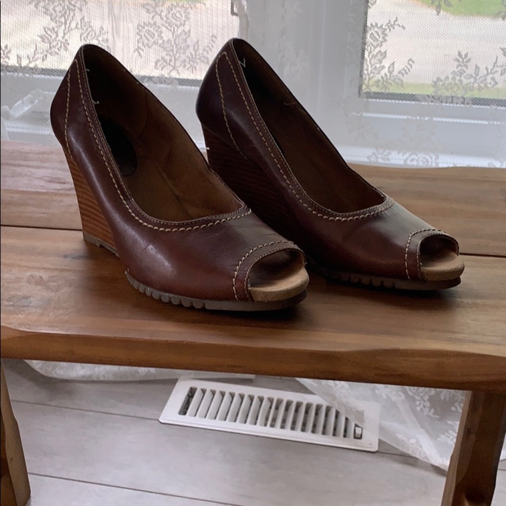 Aerosoles brown leather wedge heel